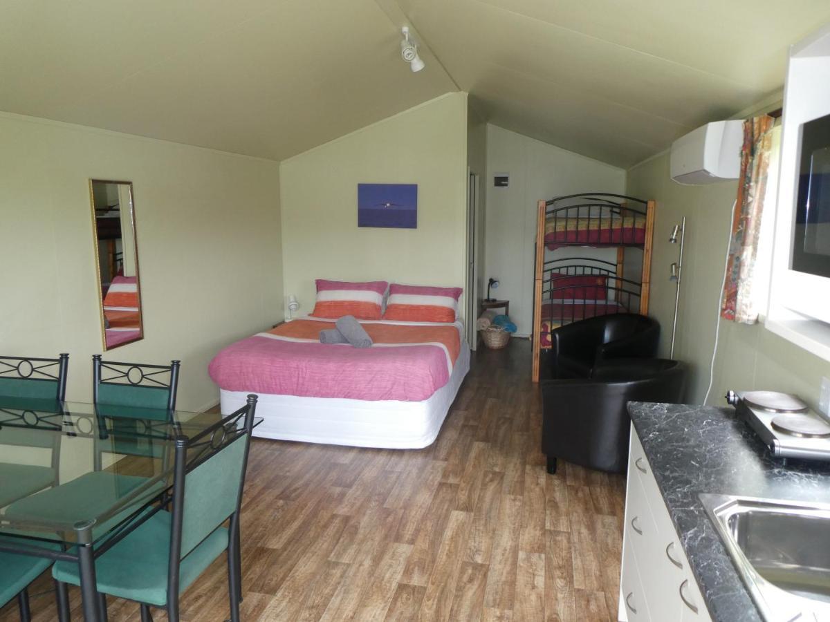 Motels By The Moeraki Boulders Holiday Park Hampden Kültér fotó